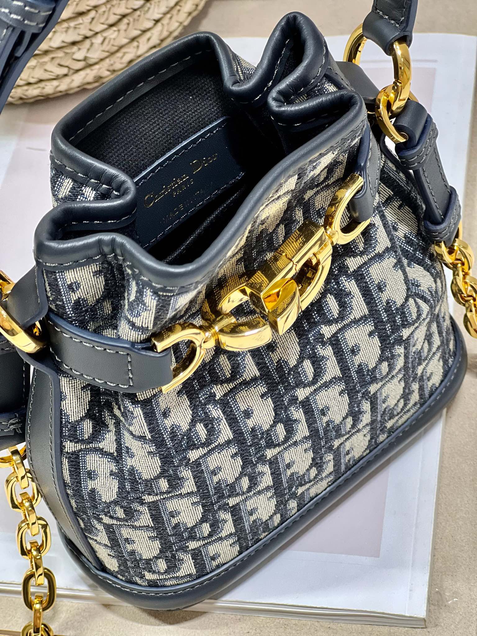 CEST CD 17cm ブルー斜め刺繍