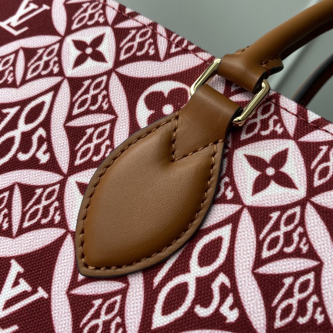 LV SINCE 1854 オンザゴー GM ボルドーレッド テキスタイル