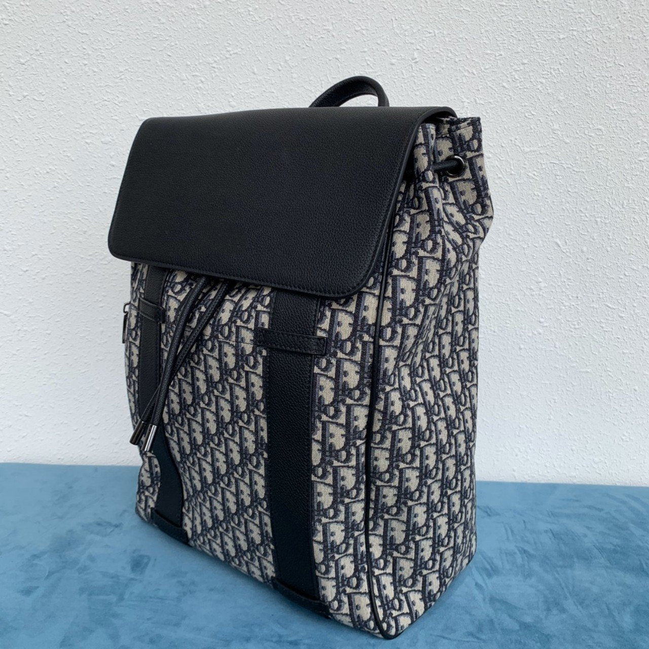 モーションバックパック ベージュ＆ブラック オブリーク