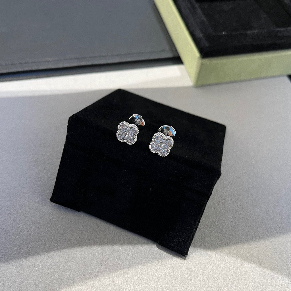 [⭐JeweliWhal]CLOVER MINI DIAMOND STUD EARRINGS